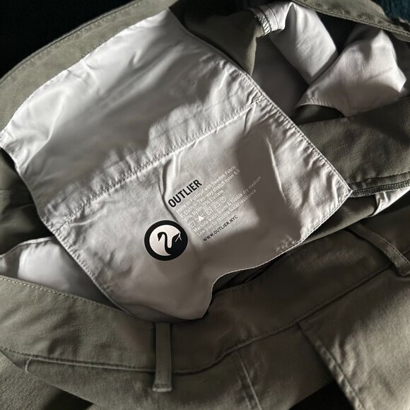 Outlier Futureworks in Dust Olive - Size 36 - Picture 4 of 8